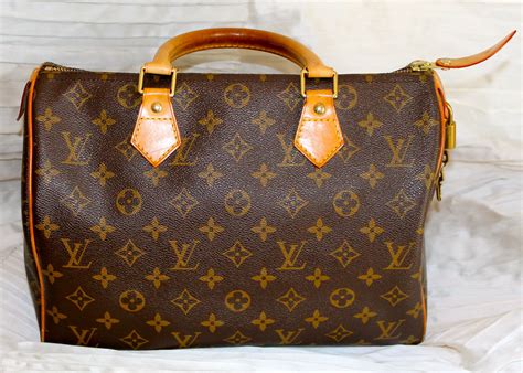 bauletto medio piccolo e grande louis vuitton prezzo|Borsa bauletto Speedy 30 Louis Vuitton: Prezzi e nuove versioni.